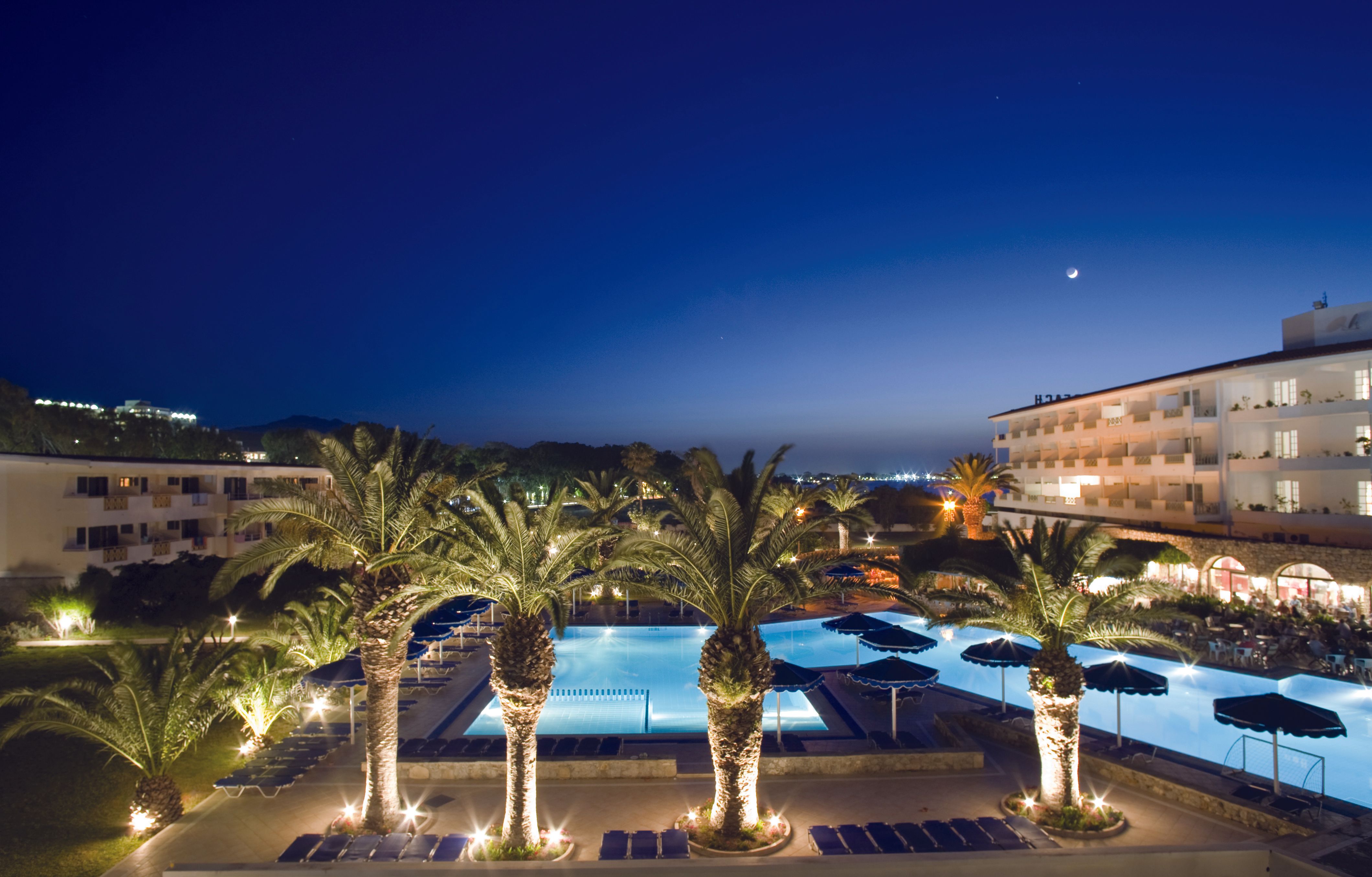 Hlavní bazén noční pohled